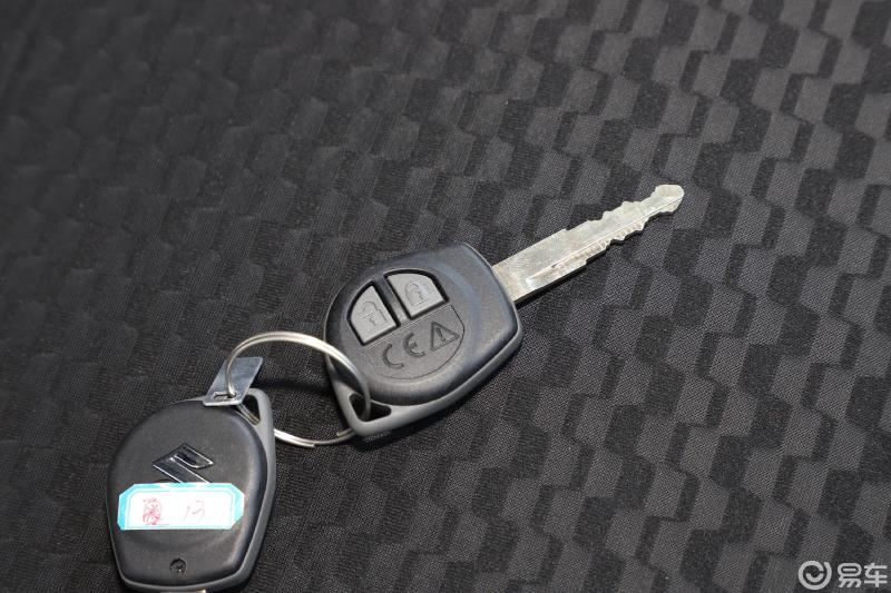 Featured image of post 吉姆尼车钥匙更换电池教程